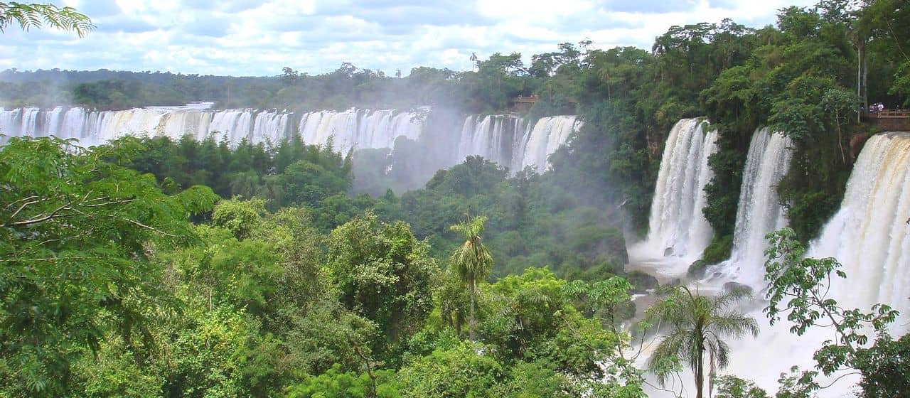 Поездка на водопады Игуасу в Аргентине и Бразилии