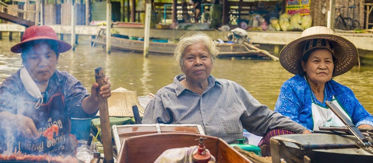 Таиланд должен вернуть улыбку своим туристическим сотрудникам