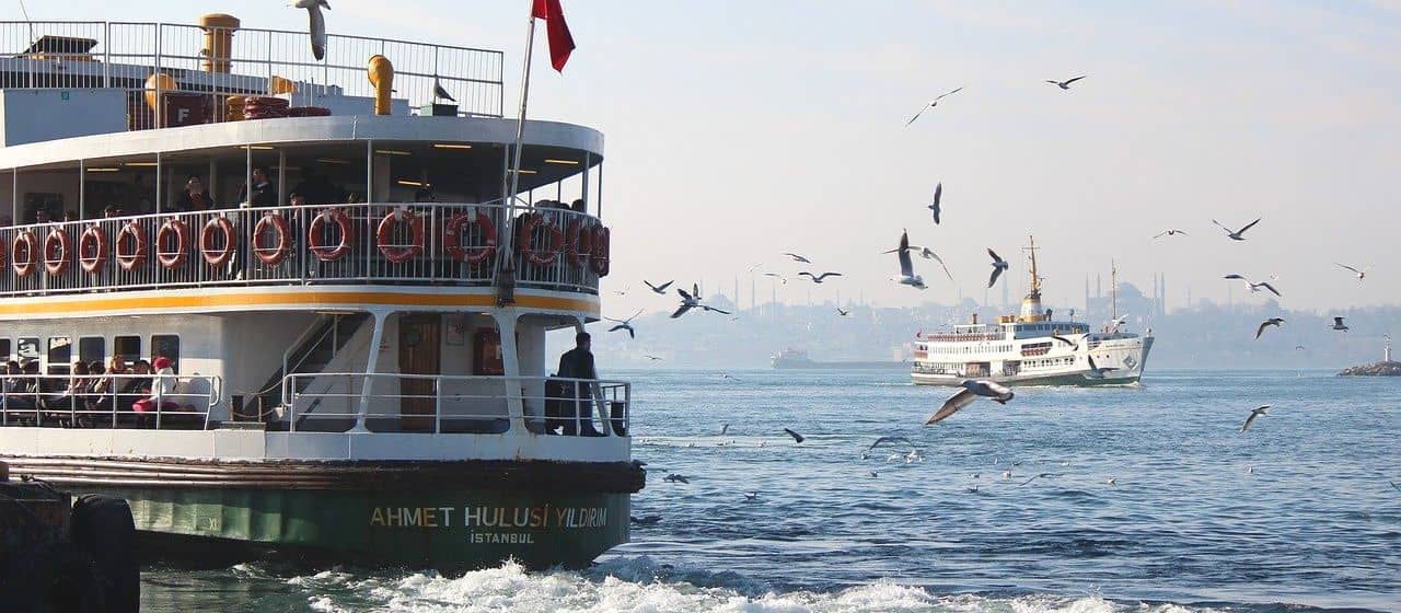 Турция собирается начать вакцинацию сотрудников туристической сферы