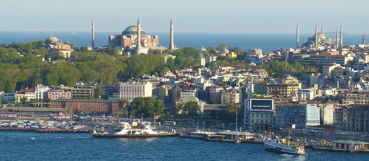 Турция опасается, что отмена финала CL нанесет ущерб туризму