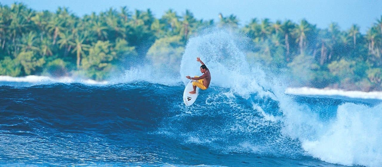 Планируйте заранее и поймайте идеальную волну в этих местах для серфинга на Мальдивах