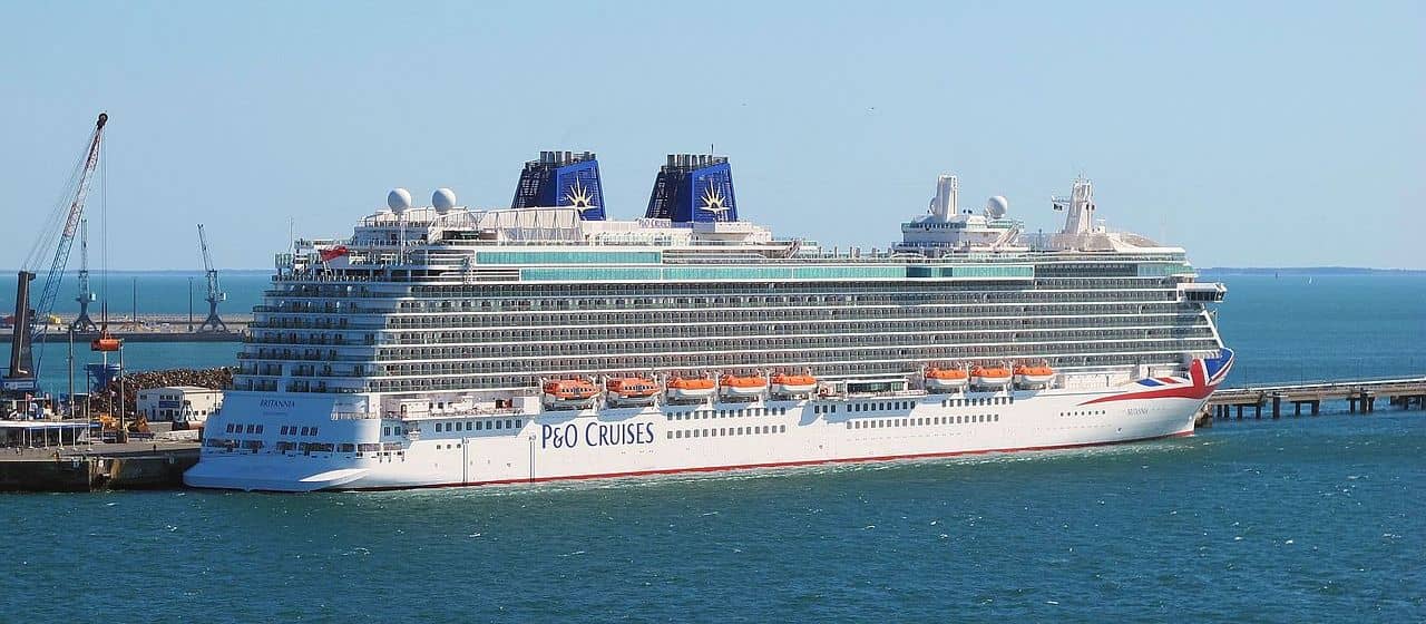 Новое судно P&O Cruises отправляется в первое путешествие