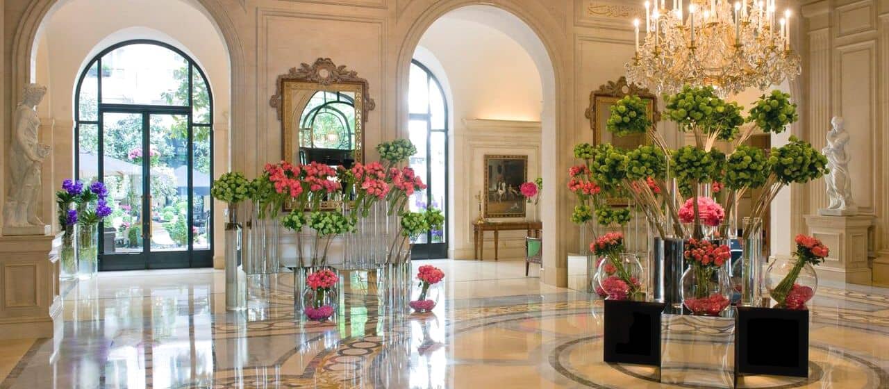 La Galerie в отеле Four Seasons Hotel George V, Париж, изобретает новые блюда французской кухни