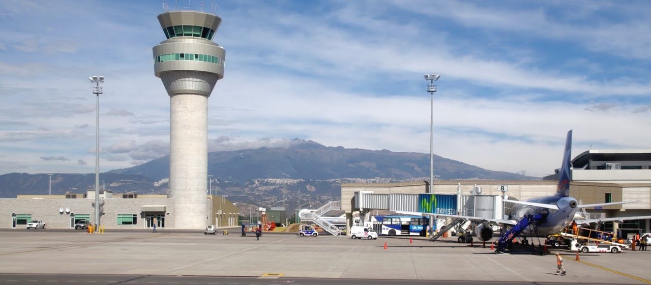 Национальный COE разрешает увеличивать пропускную способность аэропортов Эквадора