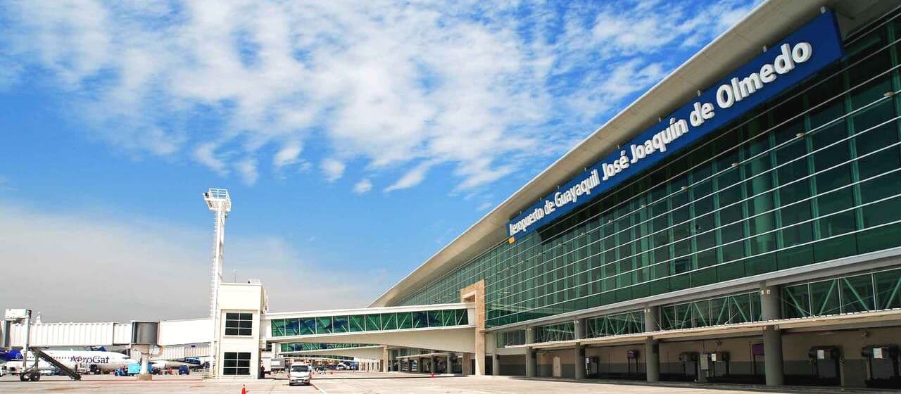 Национальный COE разрешает увеличивать пропускную способность аэропортов Эквадора
