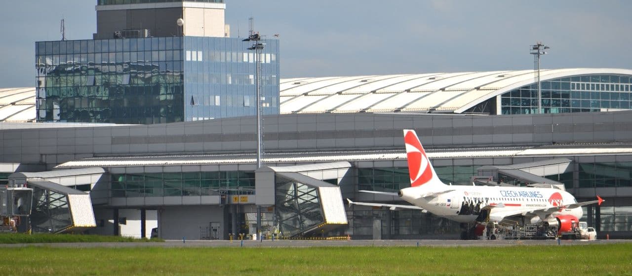 Через Пражский аэропорт прошло почти 4,4 миллиона пассажиров в 2021 году