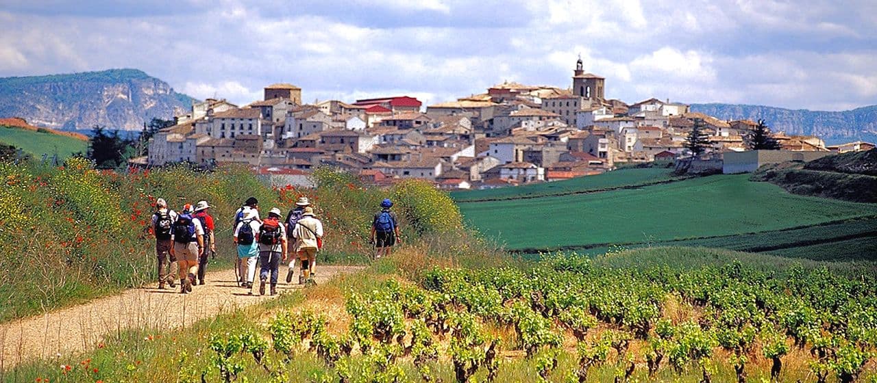 Камино-де-Сантьяго, маршрут, по которому паломники идут к апостолу