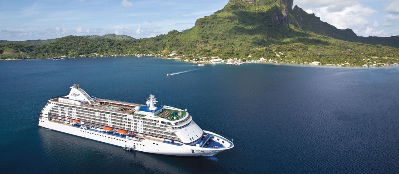 Resorts World Cruises отмечает первое путешествие из Сингапура