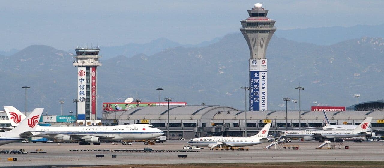 Цены на авиабилеты падают, так как китайские авиалинии возобновляют международные полеты