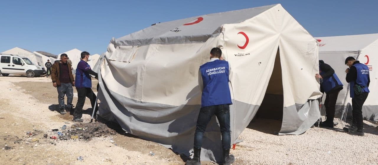 Авиакомпании в Турции мобилизуются помощи и в устранении последствий землетрясения