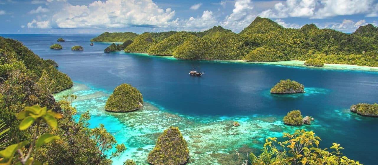 15 самых популярных для туристов островов Индонезии