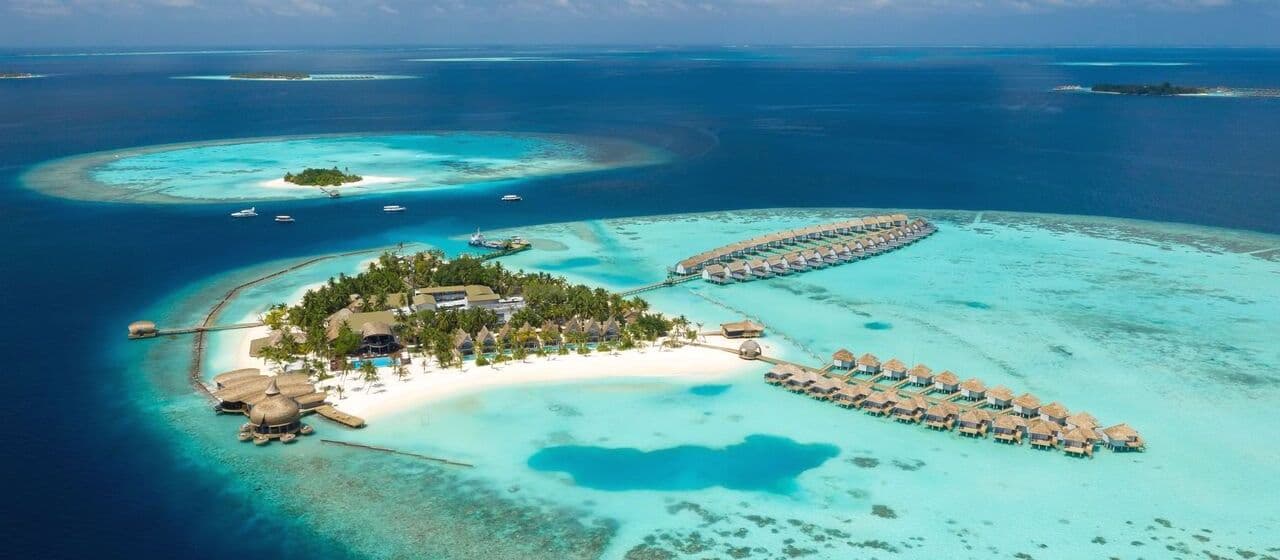 Резорт Outrigger Maldives Maafushivaru входит в число 100 лучших элитных отелей мира